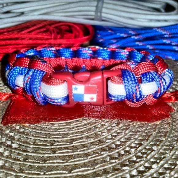 🇵🇦NWOT ... 🇵🇦 Panama 🇵🇦/ Panamanian🇵🇦 Paracord Bracelet - Picture 3 of 3